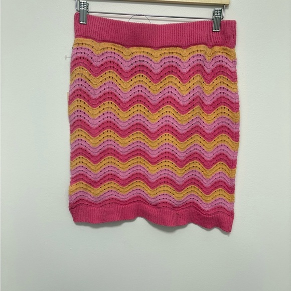 Pattern Skirt - Picture 3 of 3